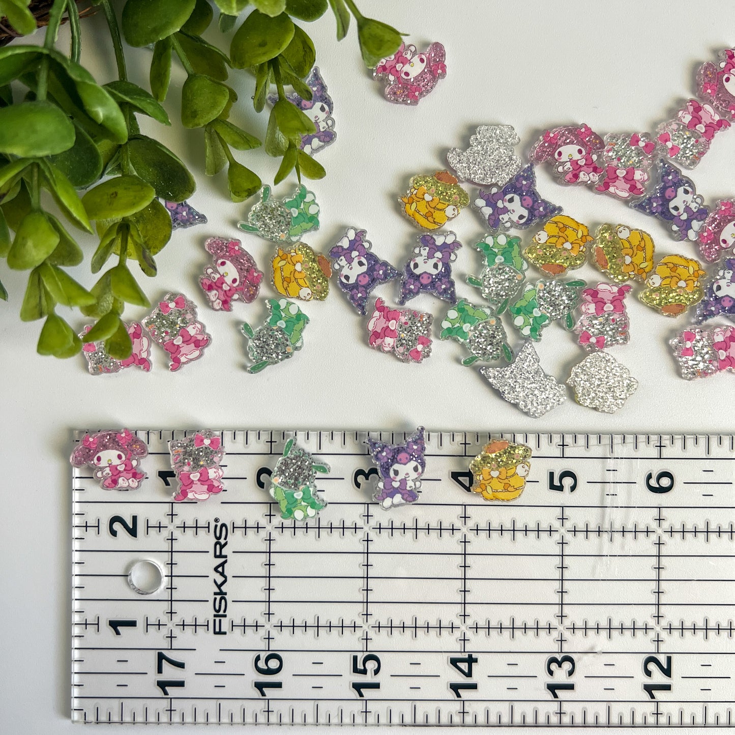 Cat and Friends Acrylic Flat Back Charms Mixed Colors 15pcs