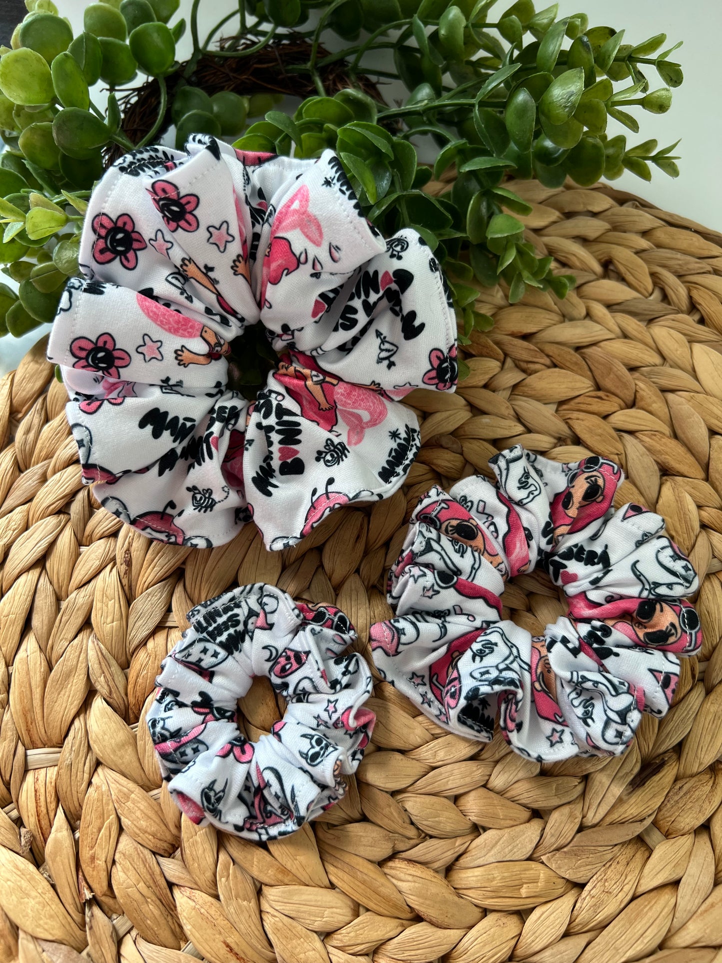 KG White Scrunchies