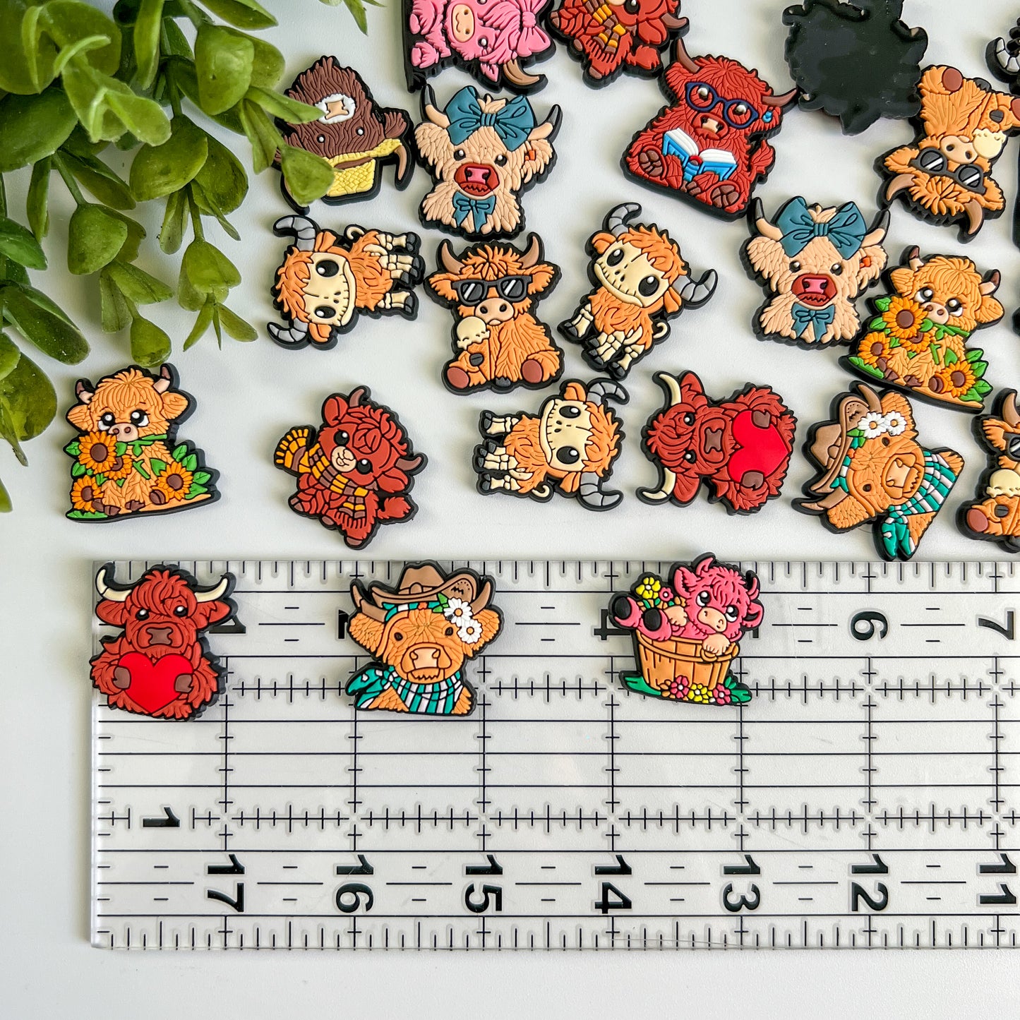 Highland Cows Rubber Flat Back Charms Mixed 8 pcs