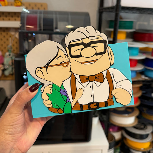Adventure Old Couple Pencil Holder