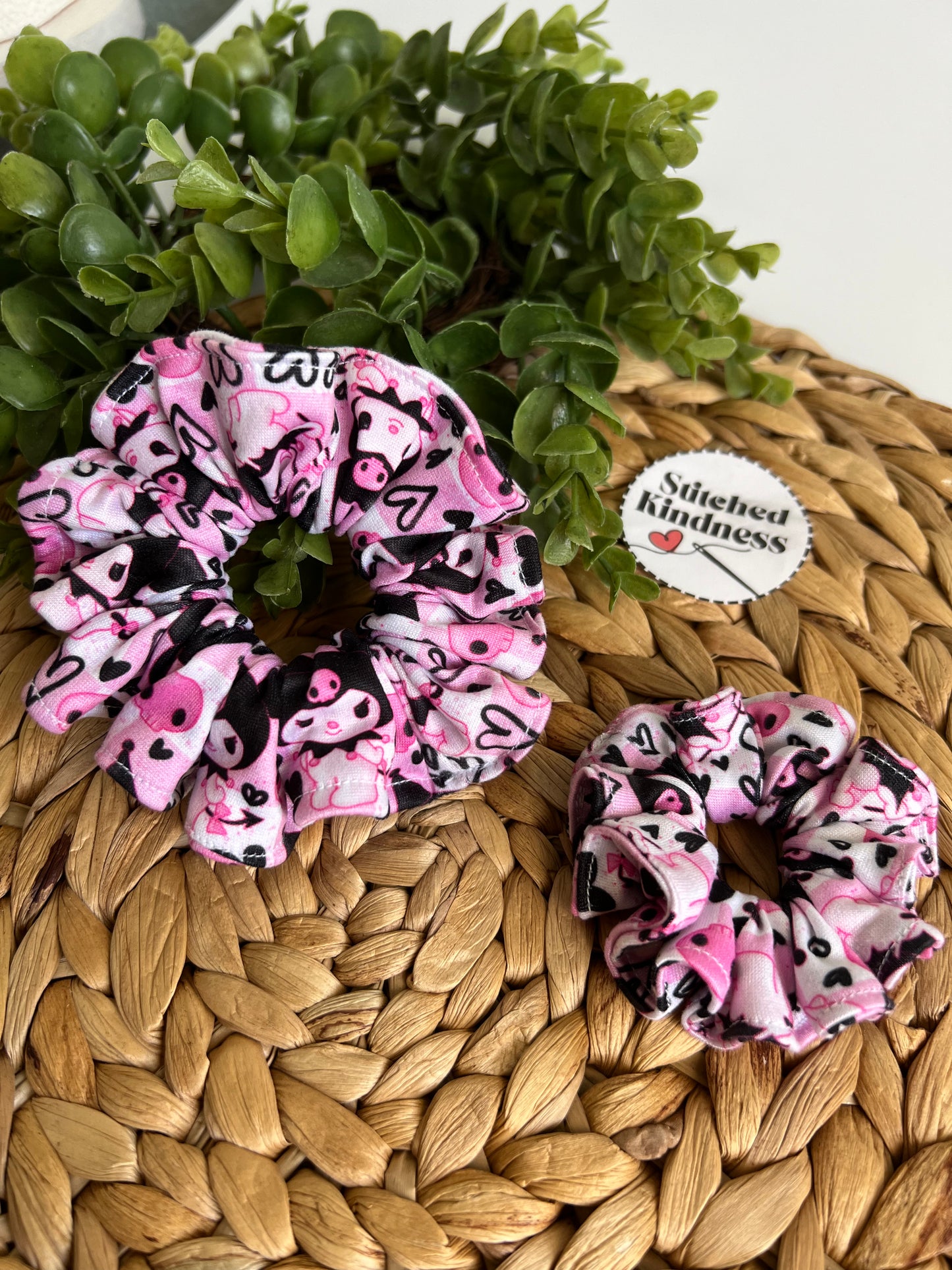 Mischievous Cat Pink Scrunchies
