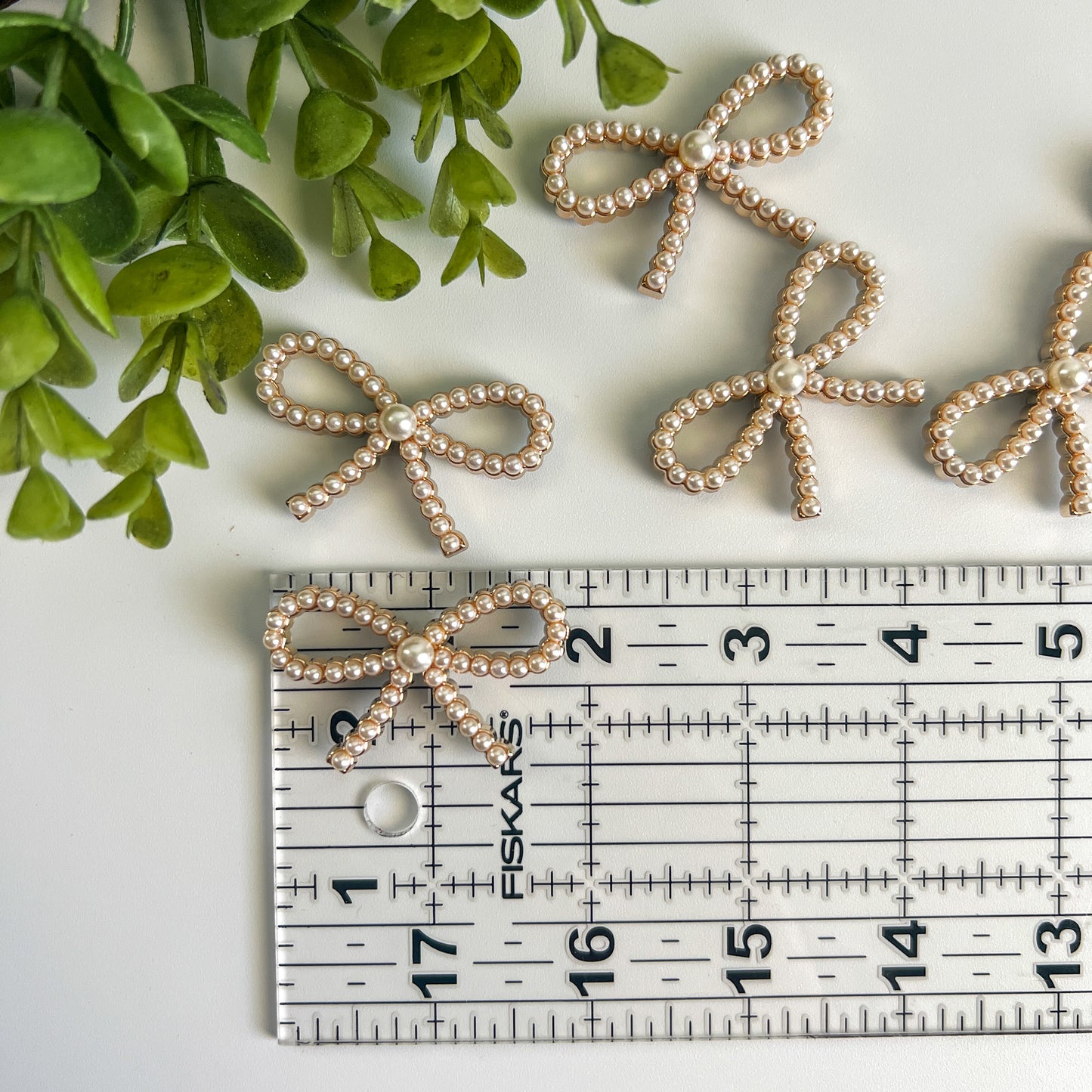 Pearl Gold Bow Charms 5 pcs