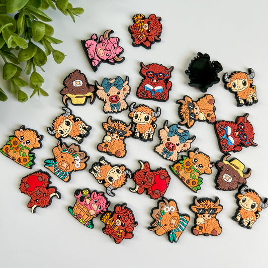 Highland Cows Rubber Flat Back Charms Mixed 8 pcs