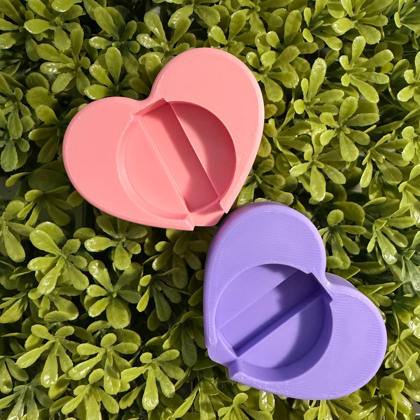 Single Heart Badge Reel Stand