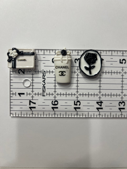 Black and white CC Flat Back Charms Mixed