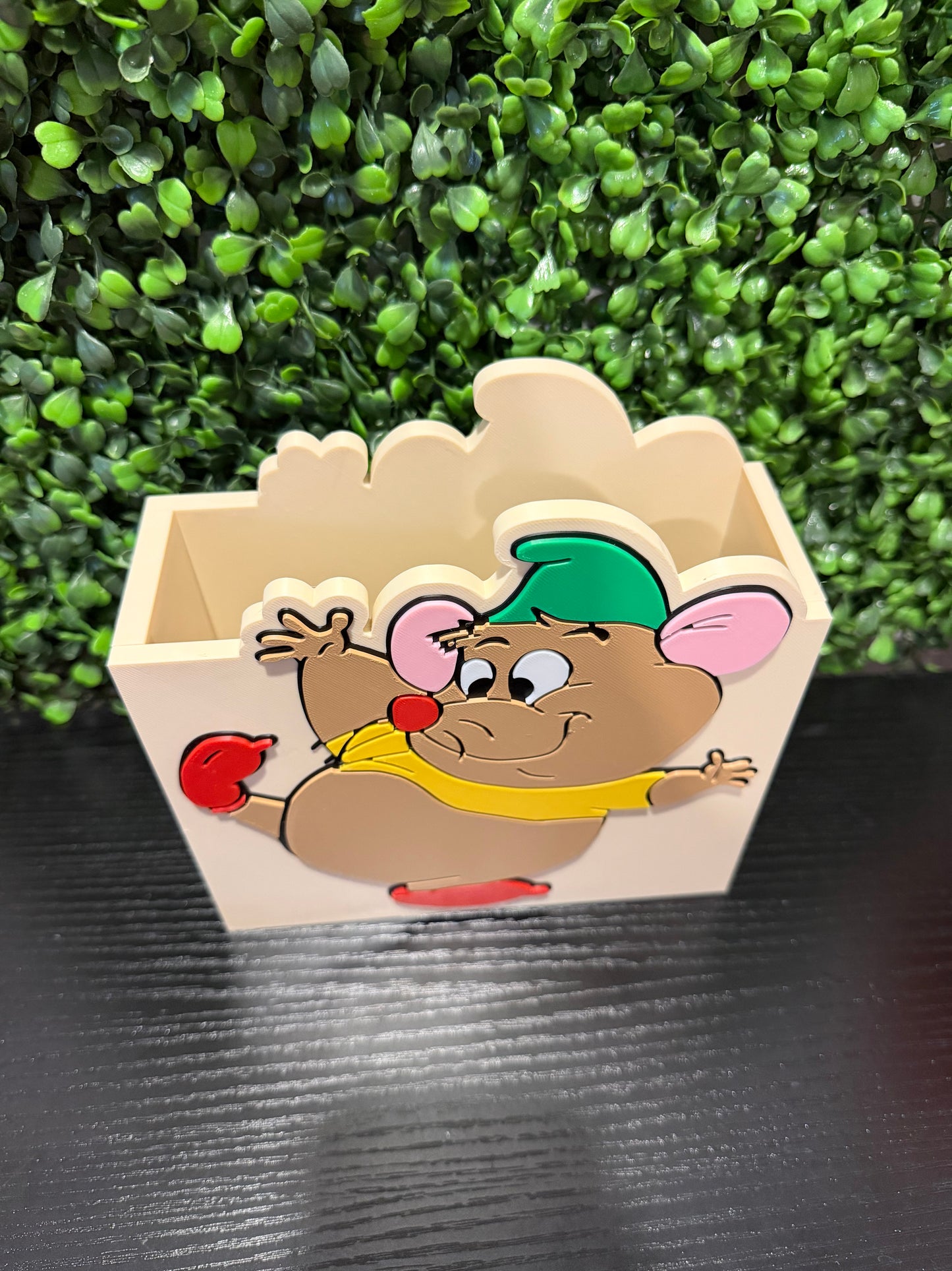 Gus Pencil Holder