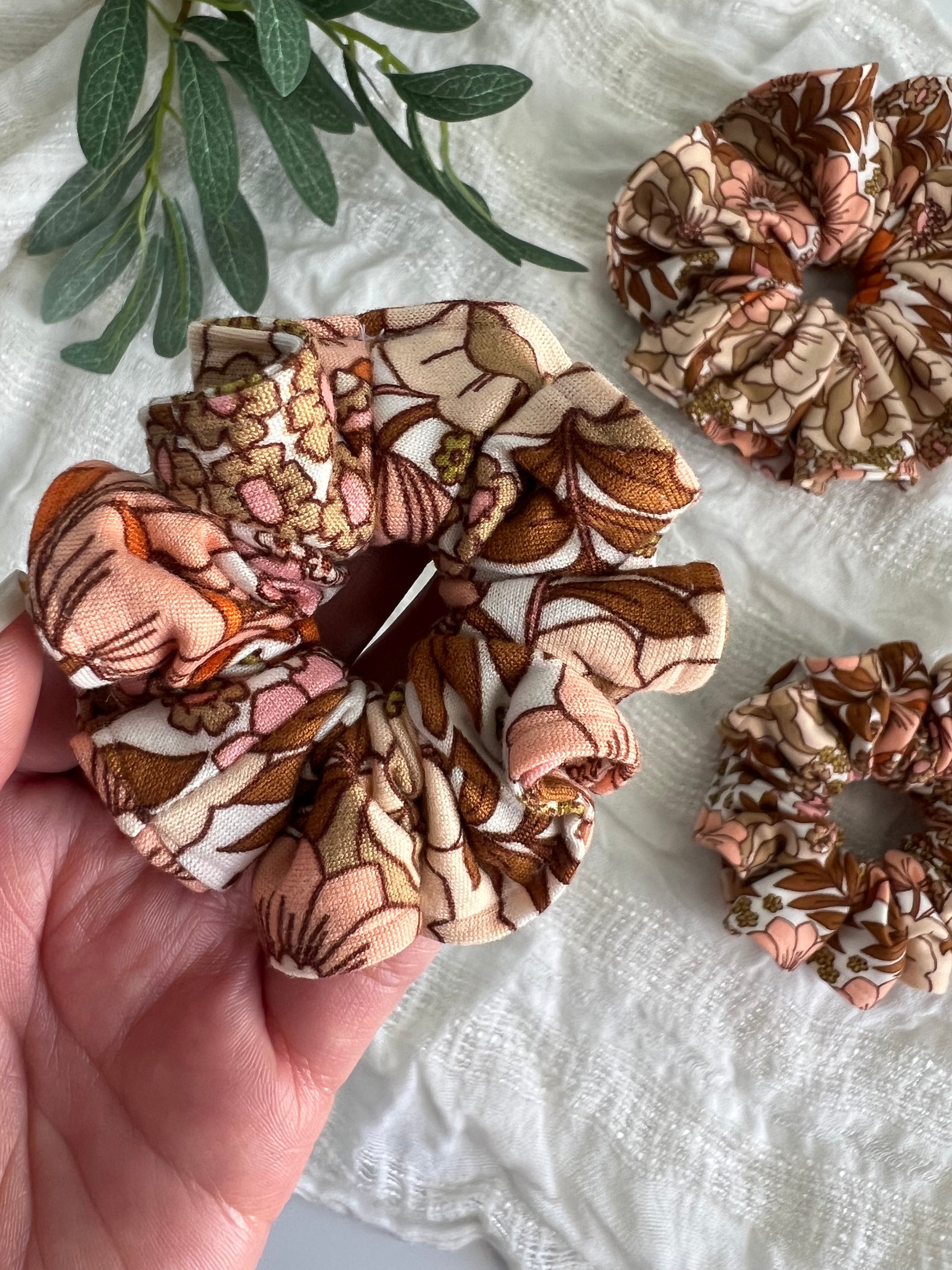 brown floral scrunchie for fall 