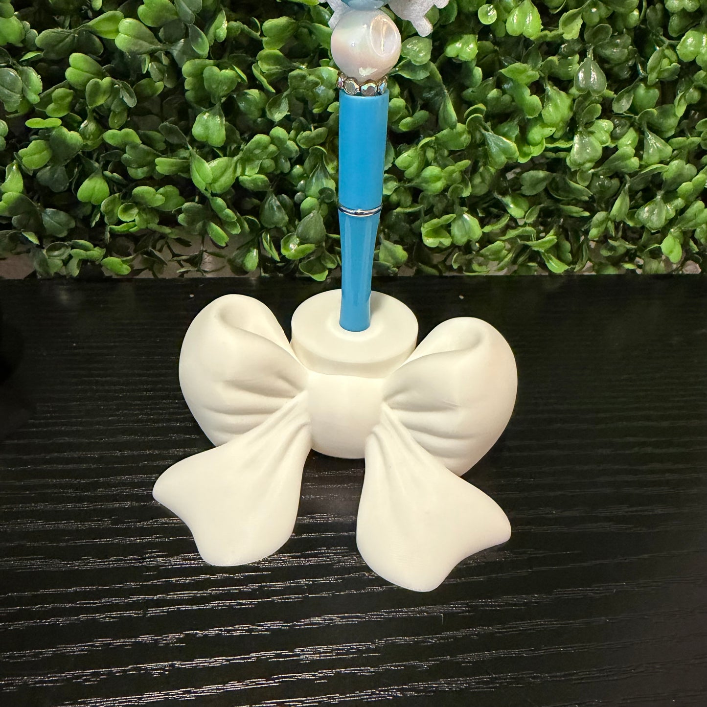 Chunky Bow Single Pen Stand