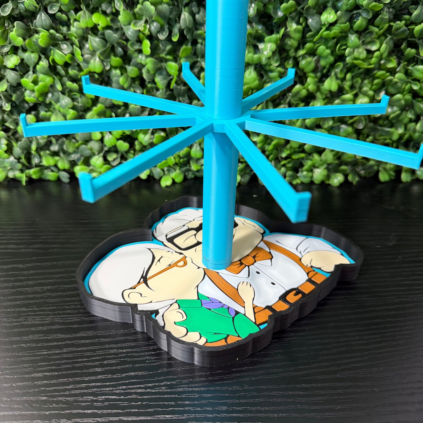 Old Couple Keychain Stand