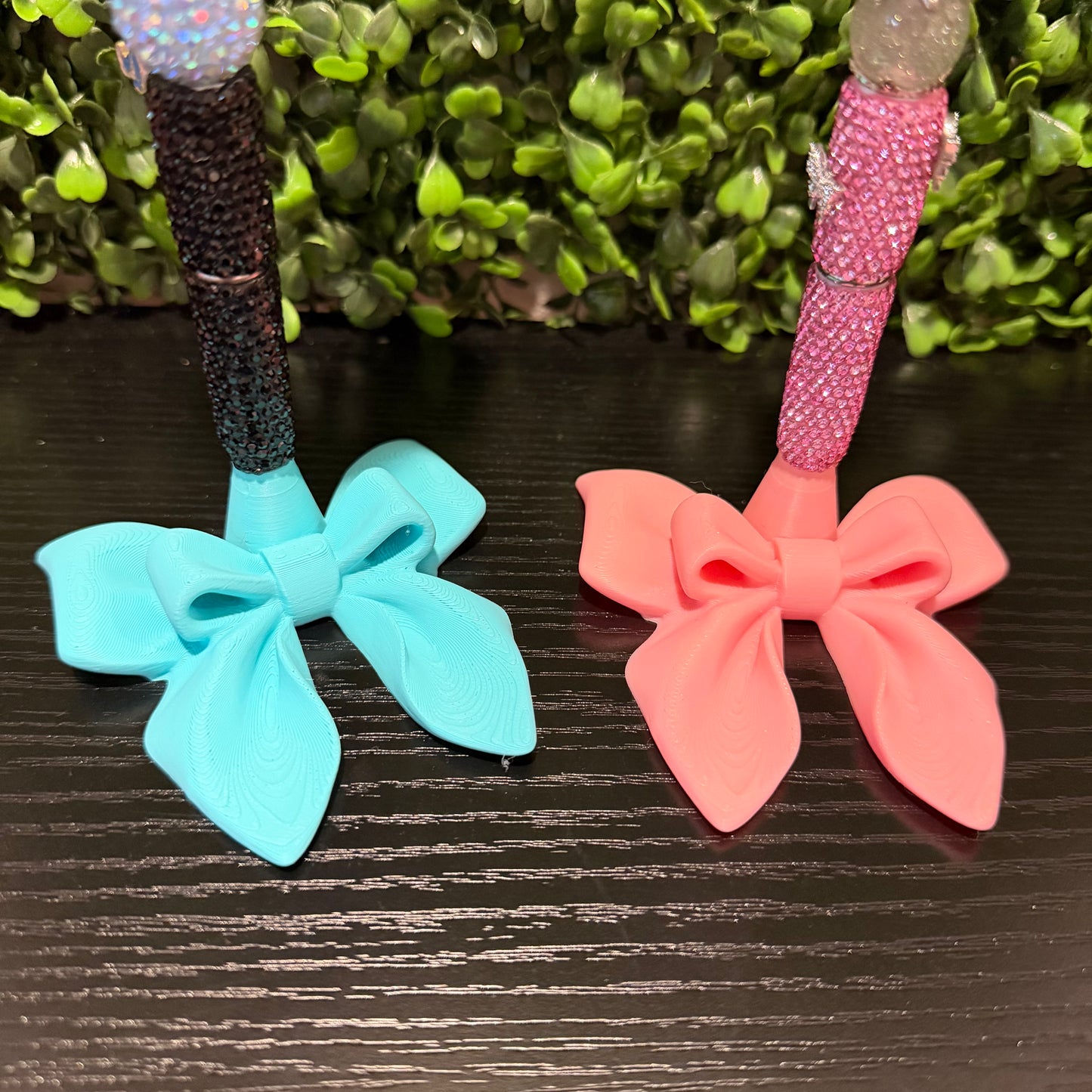 Double Bow Single Pen Stand